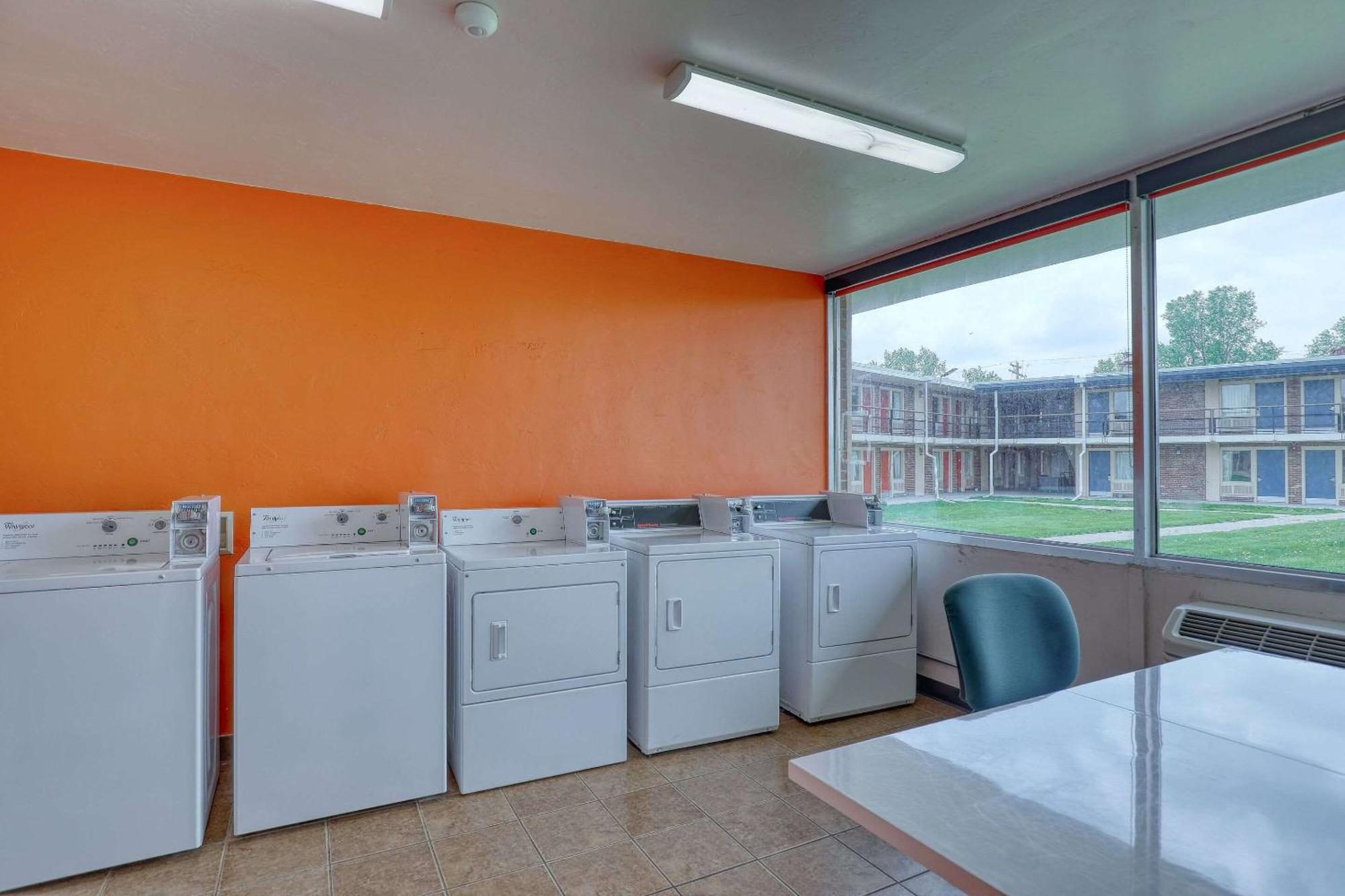 Econo Lodge ニーナ エクステリア 写真