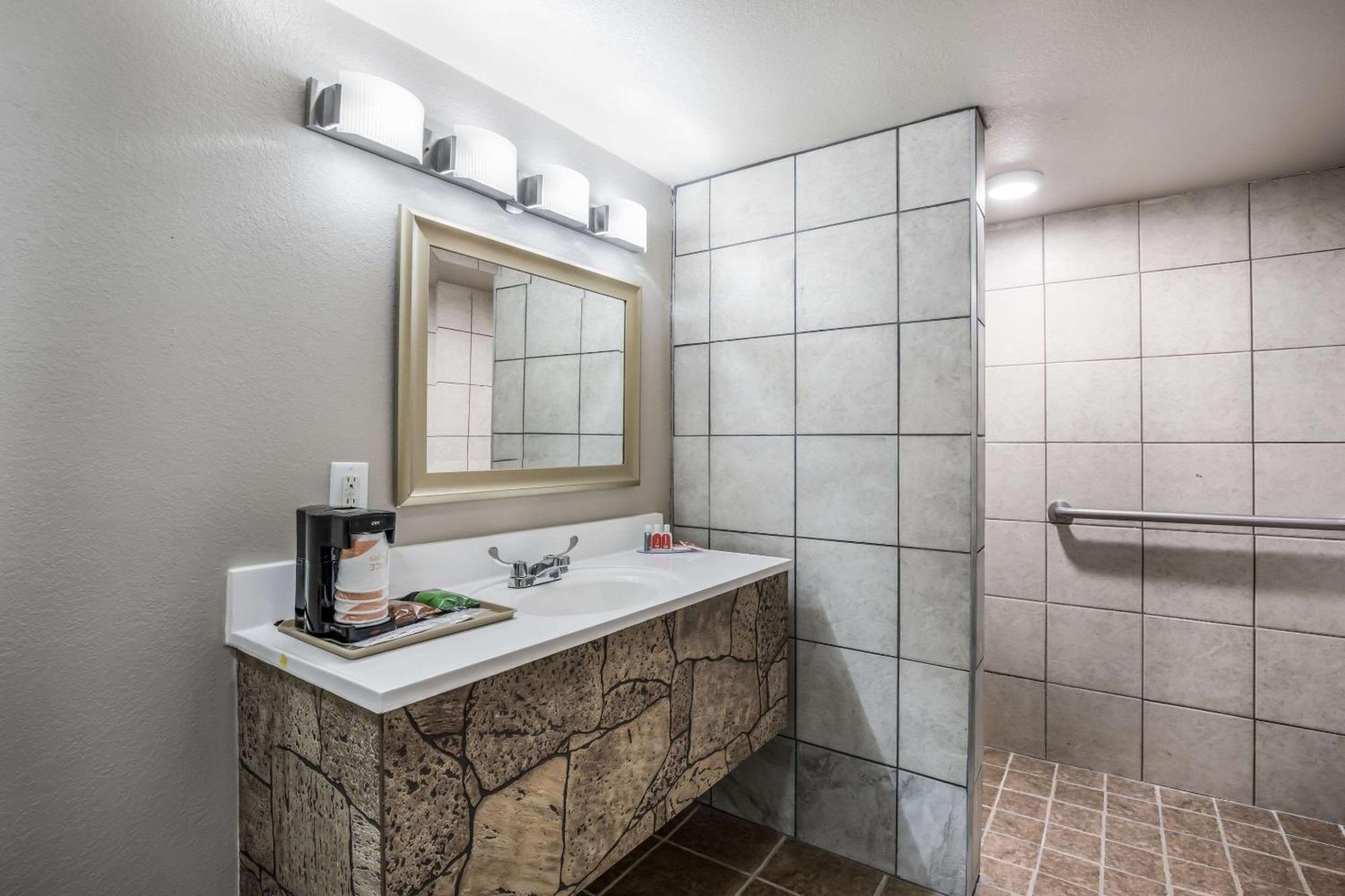 Econo Lodge ニーナ エクステリア 写真